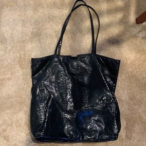Black tote
